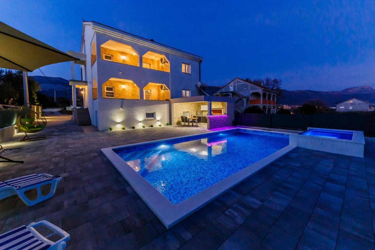 Villa Lamarin Каштела Экстерьер фото